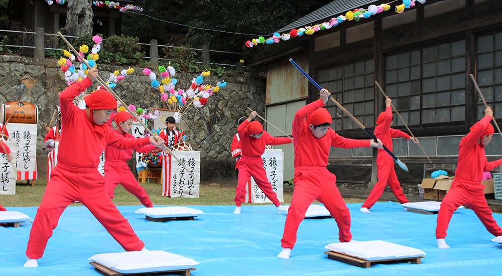 出崎神社 猿っ子踊り